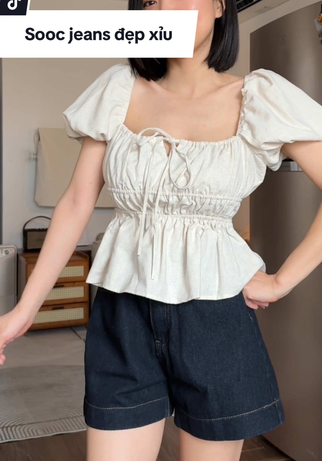Em quần sooc jeans này phải nói là quá xuất sắc luôn nha các bà, chất dày dặn mà vẫn mềm xong form lên lại còn đẹp nữa  ##thoitrangnu##quanshort##quanshortnu##quanshortjean##quansooc