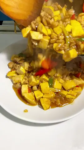 Mapo tahu ala rumahan, simple & enak⁉️aq pake wok pan dari @Bolde Official Store #mapotahu #masakanku #masakanrumahan #masakansimple #fyp 