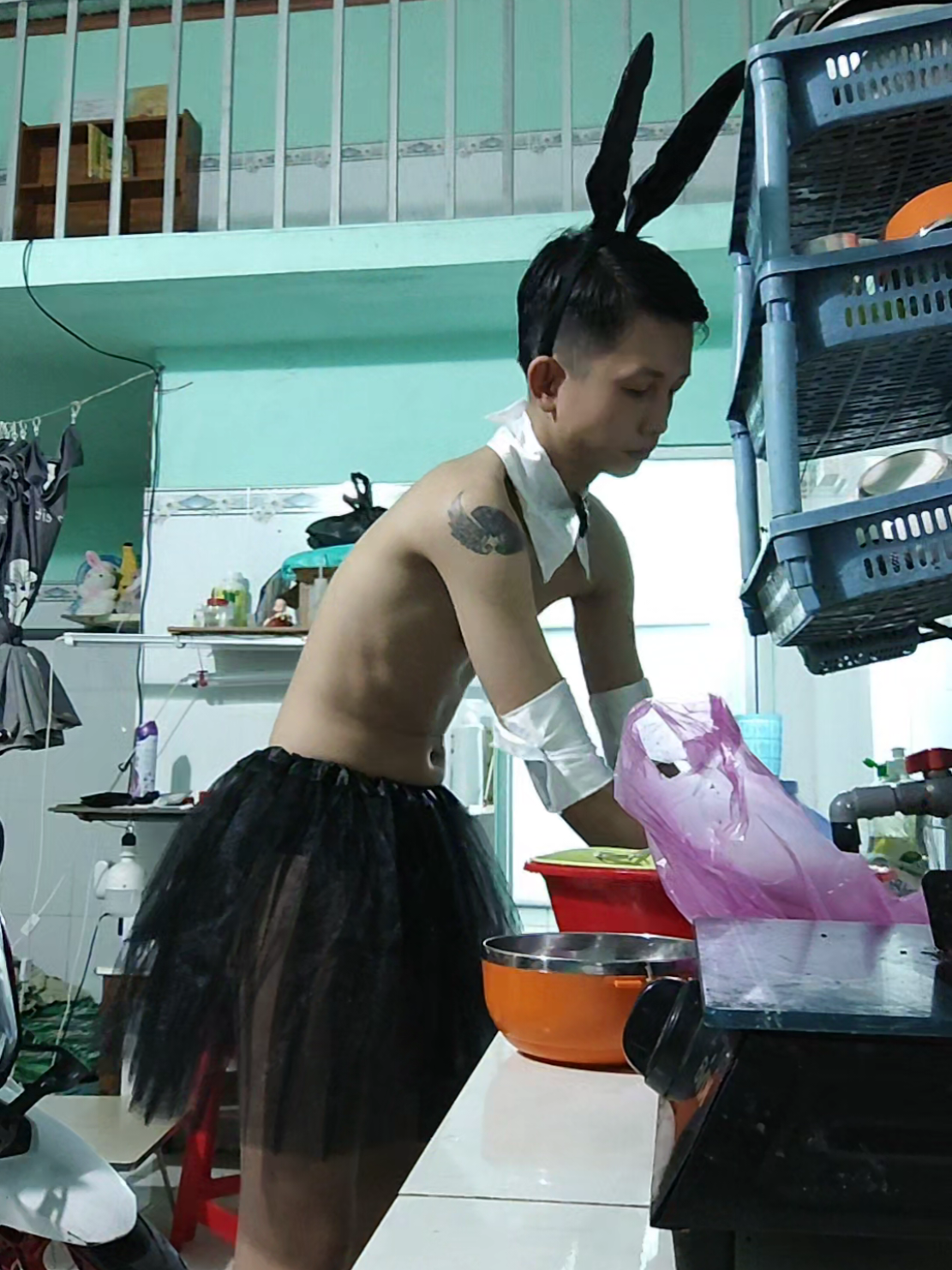 Mọi người xem clip vui vẻ,,, nhớ cho thỏ 1 tim để có động lực 😂😂😂#xuhuong #viral #lgbt #FA #cosplay 