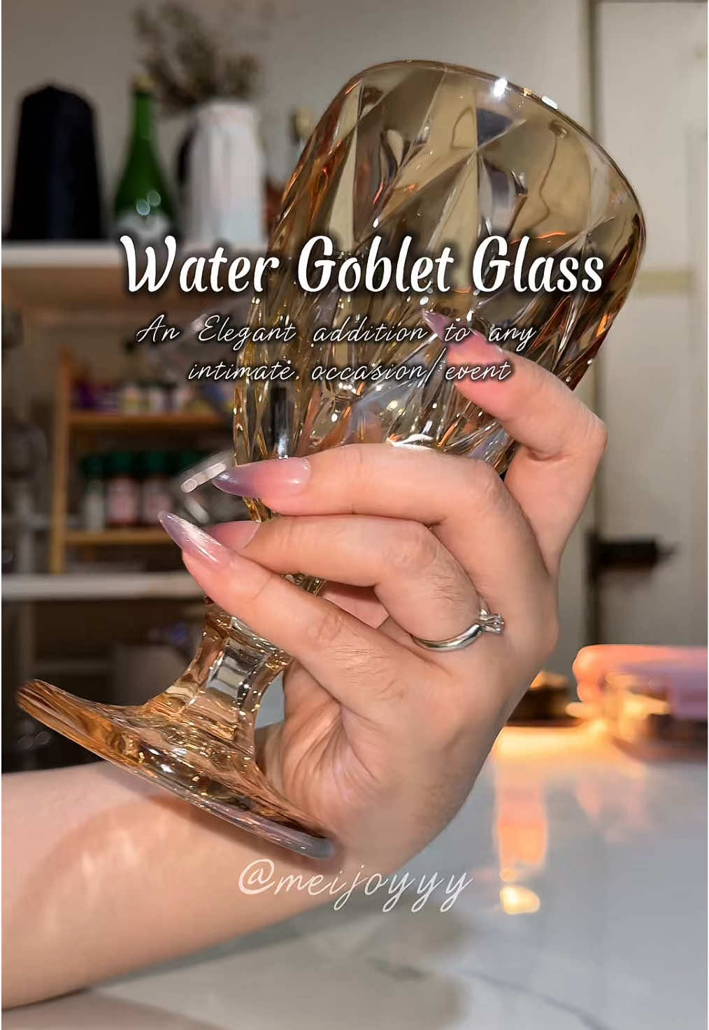 This is a must-have lalo na pag may small celebration esp christmas (they have a green and red colors too)! A fancy way to drink water/juice, right?  #watergoblet  #gobletglass  #watergobletglasscrystal #christmasmusthaves 