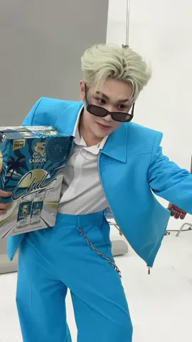 Đang posing tự nhiên nhớ ra phải hóp bụng .. #BiaSaigonChill #CAPTAINBOY 