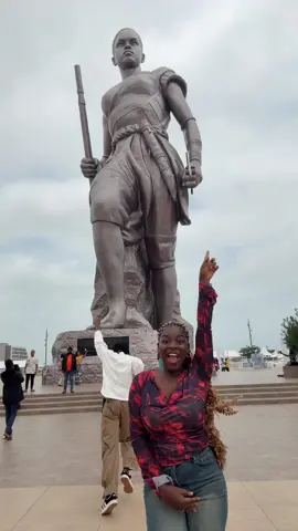le Bénin ! Un pays magnifique où la culture, la beauté des lieux et l’accueil des habitants nous ont marqués à jamais ❤️. C’est aussi une terre de cinéma : une partie du tournage du film 3 Cold Dishes, réalisé par Asurf Oluseyi et produit par Burna Boy, s’est déroulée ici. 🎥 Parmi ces lieux emblématiques, l’Amazone, symbole de courage et d’histoire. 👉 Sortie prévue les 7 & 28 novembre : un rendez-vous incontournable pour découvrir ce chef-d’œuvre du cinéma africain. #3cdstour #3colddishes #khaliletmariam #viral_video #3platsfroids #danse #viral #pourtoi 