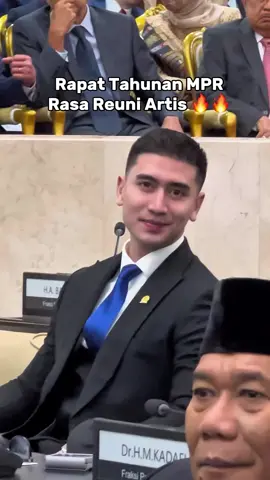 kayak tempat reuni artis aja n8h gedung dpr #viral #infoterbaru 