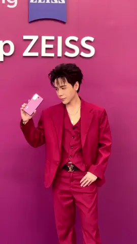 Tongtau Quang Hùng MasterD đã có mặt tại sự kiện ra mắt Vivo V60_5G ________________________________________ Follow chúng mình tại 👇 🐼 Facebook: Đảo Gấu Trúc của MasterD 🐼 Threads: daogautruccuamasterd 🐼 Instagram: daogautruccuamasterd ________________________________________ #QuangHungMasterD #DaoGauTruccuaMasterD #vivoV60_5G   #MidnightBerry  #ThaAnhRa 