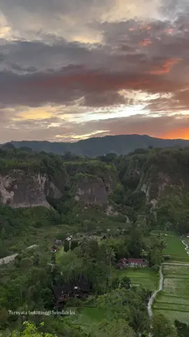 Ngarai sianok view senja @mulazzmi  #ngaraisianok #senja #minangrancak #minangtiktok #sumbarrancak #fyp 