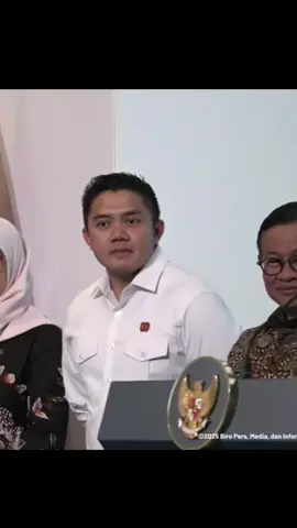 Pakkk 👋🧎‍♀️ cakep bgt hehe  #prabowosubianto #teddyindrawijaya #letkolteddy #fypシ゚ #seskabteddy 