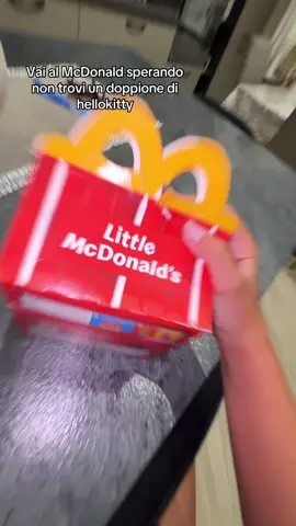 Ah..😭 #mcdonald #hellokitty #sorpresa #happymeal #voliamoneiperte 