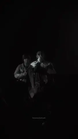 อย่างน้อยเราก็เคยรู้จักกัน.. ______________________ . The BESTS - เคยคิดว่าลืมเธอได้ ft. SARAN, SIMON #โลกของผมมีแต่ดนตรี #เธรด #เพลง #thebests #saran 