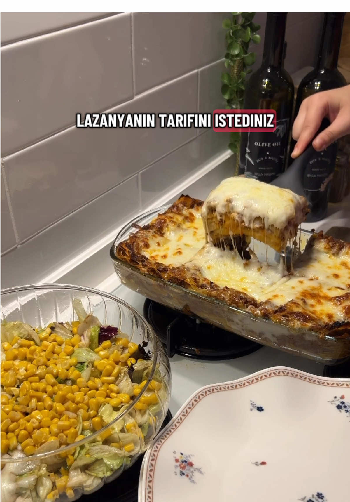 Lazanya tarifi geldi hanım 😍 Kaşarı fırından çıkarmaya 5 dk kala ekledim 🙌🏻  #tarif #food #lazanya #lazanyatarifi #mutfak 