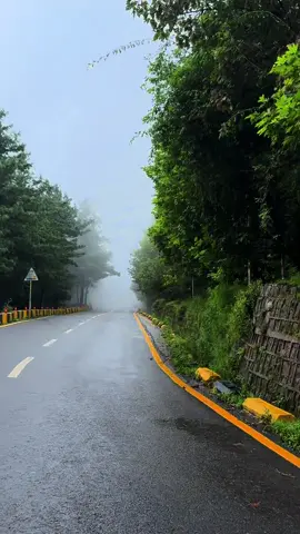 یہ موسم بچھڑے ہوئے لوگوں کی بہت یاد دلاتا ہے  #fyp #foryoupage❤️❤️ #Thebeautyofislamabad #murree #100kviews 