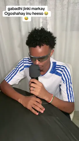 Wlhei somaliyey ninkan cod wuu leyahe gabadha aynu ka qabano 😎