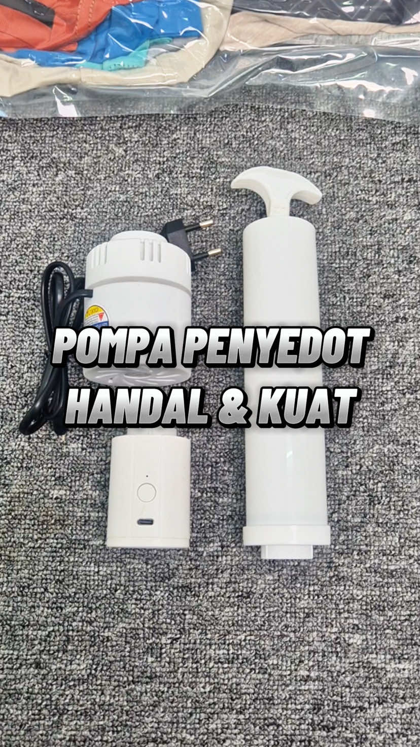 Replying to @JajeeTujak Jangan asal beli! 😱 Ketahui dulu jenis pompa vakum sesuai kebutuhanmu. Dari pompa tangan yang kuat, pompa listrik yang efisien, sampai pompa wireless yang ringkas banget buat backpacking. Mimin sih suka yang tanpa kabel! 🥰 #vacuumbag #promoguncang99 #joybos #JoyfulTravelingwithJoybos 