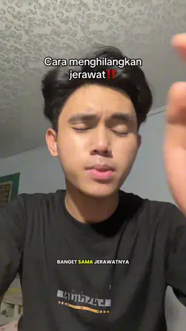 Btw ada keliru sedikit ketika membaca doanya, kalian lihat tulisannya aja yaa. Artinya : “Ya Allah, yang dapat mengecilkan yang besar dan membesarkan yang kecil, dan kempeskanlah jerawatku.