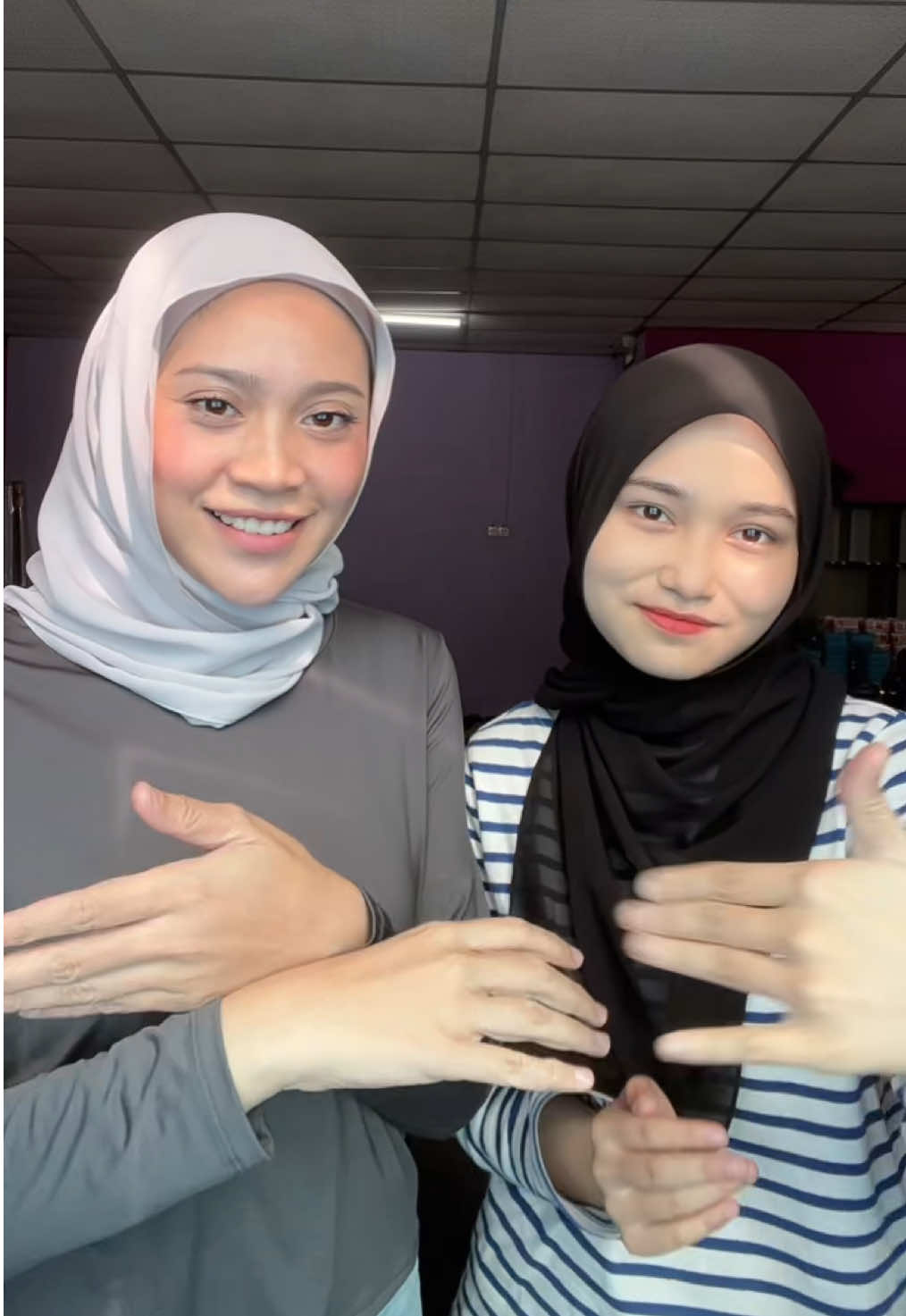 with si cantik manis 😜@Fatinmorat 