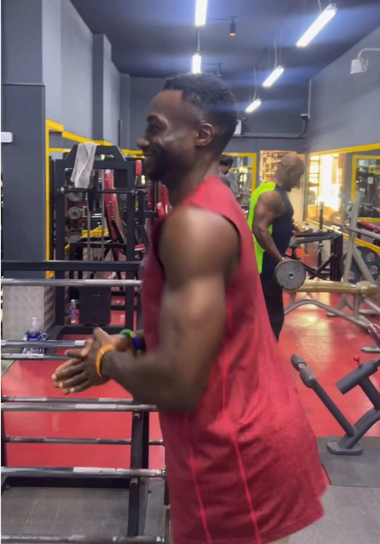 السلام على شعب عُمان. بابلو 🇴🇲🏋️‍♀️🤍✊🔥😂. . Salam to the people of Oman . Pablo 🇴🇲🏋️‍♀️🤍✊🔥😂. . Salam au peuple d’Oman. Pablo 🇴🇲🏋️‍♀️🤍✊🔥😂. . #oman #ArabTikTok #salalah #creatorsearchinsights #tiktokalgorithm 