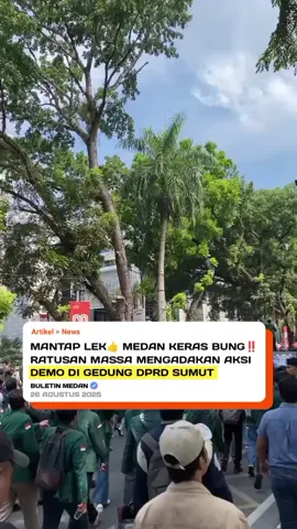 Aksi D3m0 Ratusan Masyarakat Digedung 