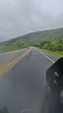 infelizmente em cada viagem, pegamos irresponsáveis assim que coloca a vida de outros em perigo. 