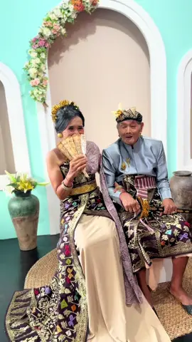 Umur hanya angka ,102 tetap Semangat 👍. Yang muda jngn loyo😃. ✅: koleksi di ig widhikubu. Mua: Sari Make Up
