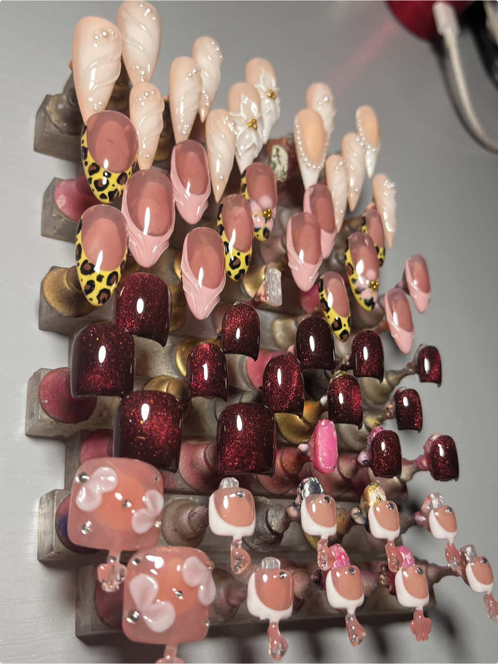 #wholesalepressonnails #pressonnailsvendor #pressonnails #hardgelnails #shopnchanted_presson 