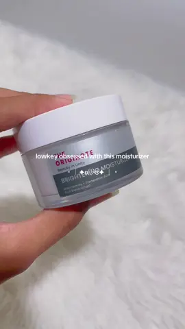 Enhance your skin's natural radiance with Originote Brightening Moisturizer. #originote #originotemoisturizer #moisturizer #moisturizerviral 
