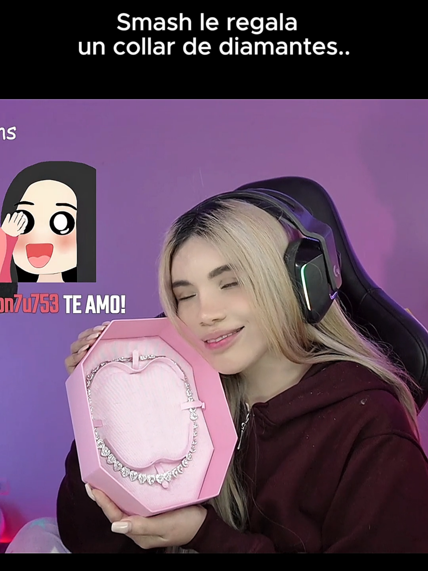 Smash le regala  un collar de diamantes swarovski #sandraskins #samshdota #smash #paratii #peru🇵🇪 #kick #chocoton #regalo #reaccion #pareja #swarovski @swarovski