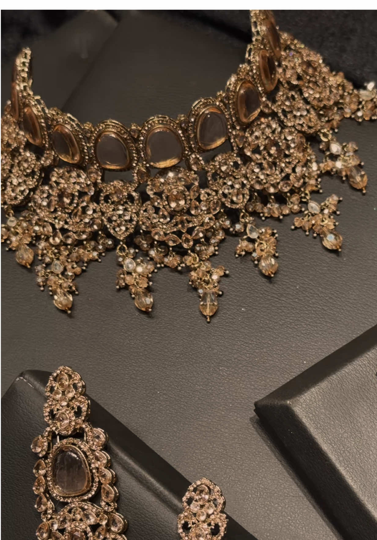 Elevate every occasion with Kashee’s Jewelry, a symbol of elegance and refinement that captivates hearts. 💖✨  ORDER OUR WHATSAPP 0345 2889230 0312 8834015 . . . #kashifaslam #kasheesjewellery #kasheesbridalboutique #kasheesbridalfestive #kasheesmakecastle #kasheesbangles #ordernow #explore #reel #instagramreel