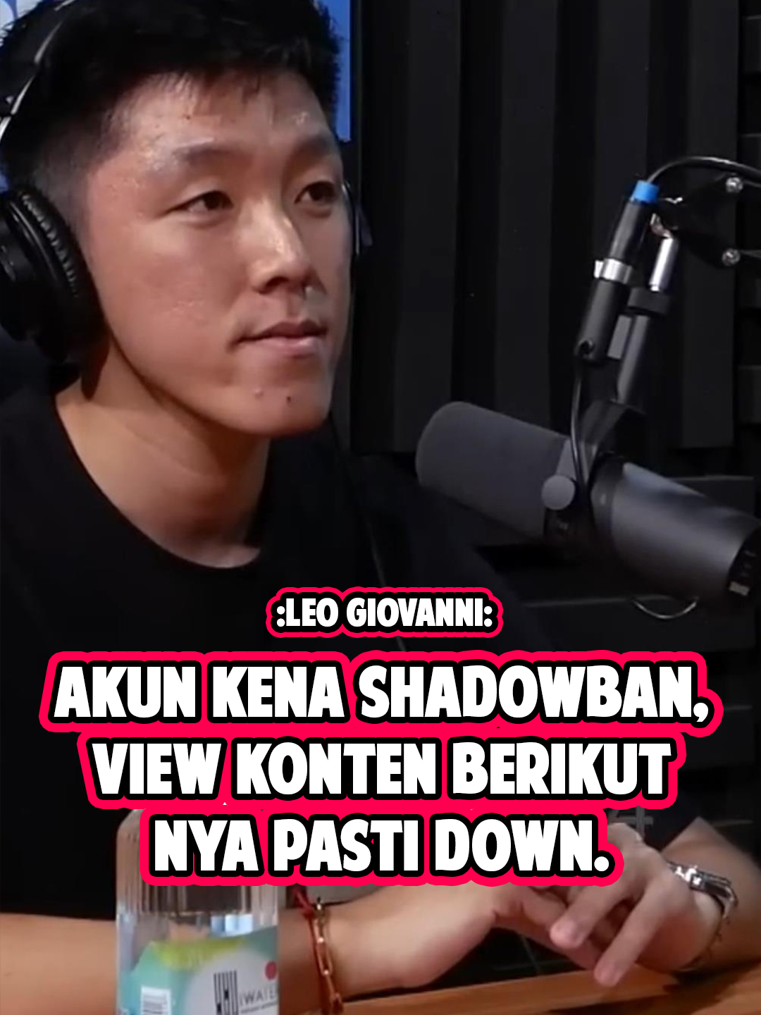 Salah satu tanda akun tiktok yang kena shadowban atau shadow banned adalah view dikonten berikutnya akan drop ungkap @leo_giovannii Biar gak salah paham, langsung nonton full di youtube: Kasisolusi #shadowban #shadowbanned #leogiovanni#videoviral #fyp