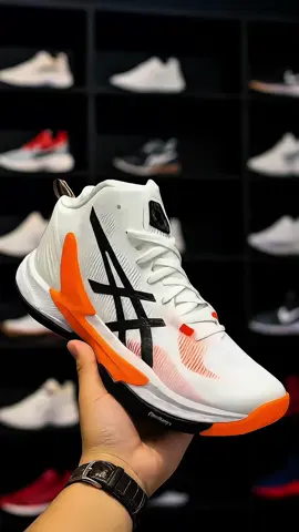 Main voli makin lincah dan percaya diri dengan Sepatu Voli Meta 2 Grade A! Desain ringan, grip kuat, dan bahan carbon bikin setiap gerakan lebih cepat & stabil. Saatnya tunjukkan permainan terbaikmu di lapangan! 🏐🔥 #SepatuVolly #Meta2Volly #SepatuOlahraga #VollyIndonesia #SportGear