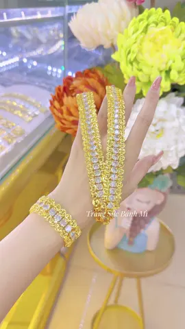 Lắc KTX Mỹ ✨ #LearnOnTikTok #viral #trangsuc #thinhhanh #xuhuong #tiktok #fyp #bmj #trending #visual #trangsucbanhmi #xuhuongtiktok 