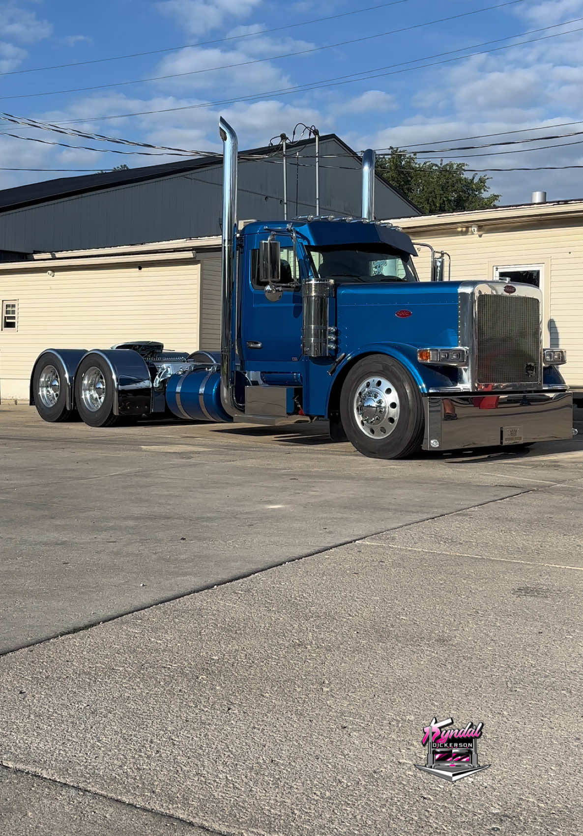 newest 589 daycab to roll out the shop!! #ladytrucker #kustomwithak #peterbilt #notoriousbuildsbydct #dickersoncustomtrucks 