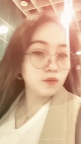 hebatnya ak punya mood yg persekian detik bsa brubah, klo udh marah ksel yauda bsok lupa🫠