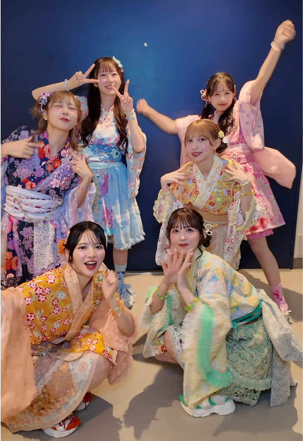 【浴衣リレー👘】自分の番が来るまで隣の子とお喋りするKaiwai @真中まなふぃーちゃん @松本かれん（ FRUITS ZIPPER ） @るなぴ @櫻井優衣(☺️) @月足天音あまねきFRUITSZIPPER @おすず @早瀬ノエル (FRUITS ZIPPER)  #FRUITSZIPPER  #ふるっぱー  #ぴゅあいんざわーるど 