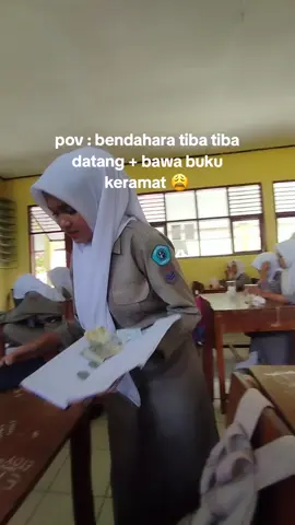 KACAUUU 🤦🏻‍♀️🤦🏻‍♀️🤦🏻‍♀️ #fyp #4u #bendaharakelas #kas #lewatberanda 