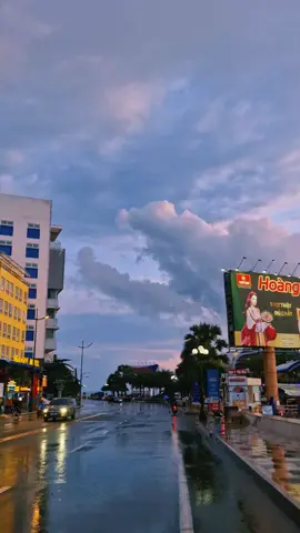 Có những chiều mưa chỉ đẹp khi ta đi cùng nhau.... 🥰🥰#vungtau #canhdepthiennhien #xuhuongtiktok #tramcamxuc 