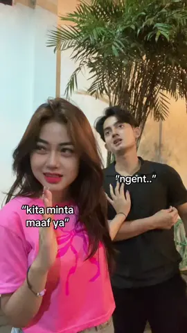 setiap pasangan / bestie pasti yg satu emosian ke orang, yg satu sabar tukang ngalah😭