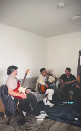 Jammin' with ma boyz!!! #tunnabellthapa 