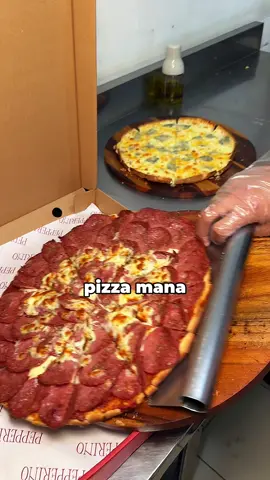 Pizza mana yang paling enak? #kuliner #tukangbedah #viral #mukbang #promomakangajian #creatorsearchinsights  #pizza #pepperino #samyang #jelajahbegahmula 