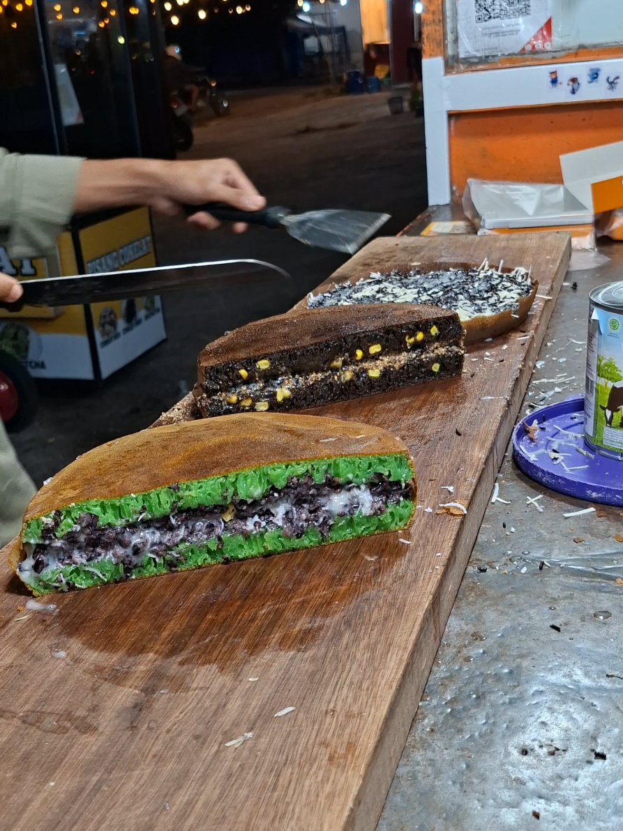 martabak pandan paling best pokok nya🤤 #fypp #viralvideo #viraltiktok #trendingtiktok #kulinerpku 