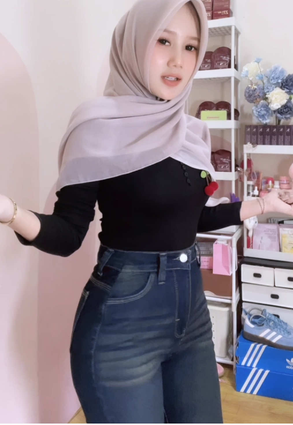 #fyp #fyp #4u #fypviralシ #outfitideas #outfitinspo #solo24jamm #fyppppppppppppppppppppppp #moots?? #4u #jj