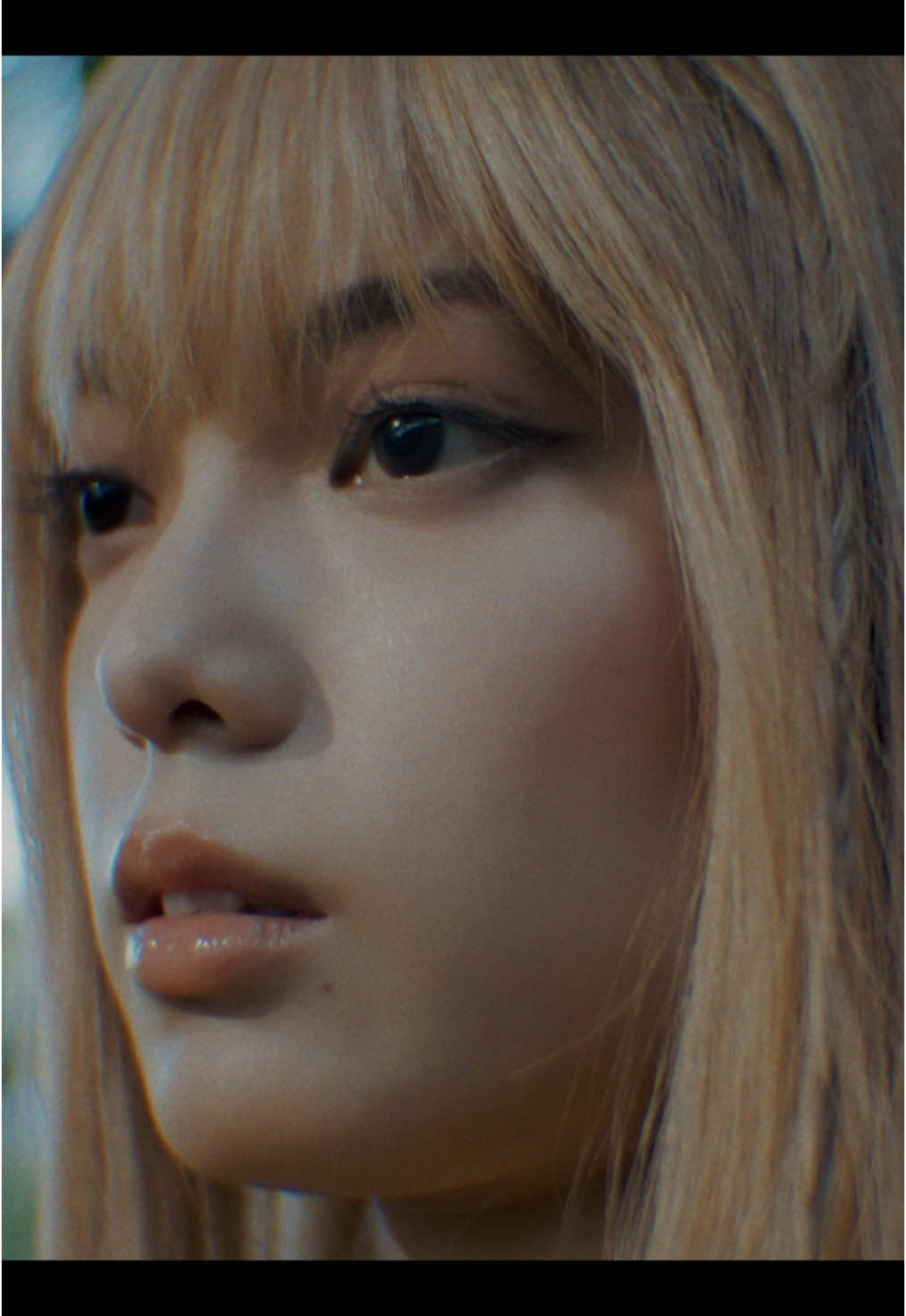 #平手友梨奈  「I'm human」 MV out now！ #Imhuman