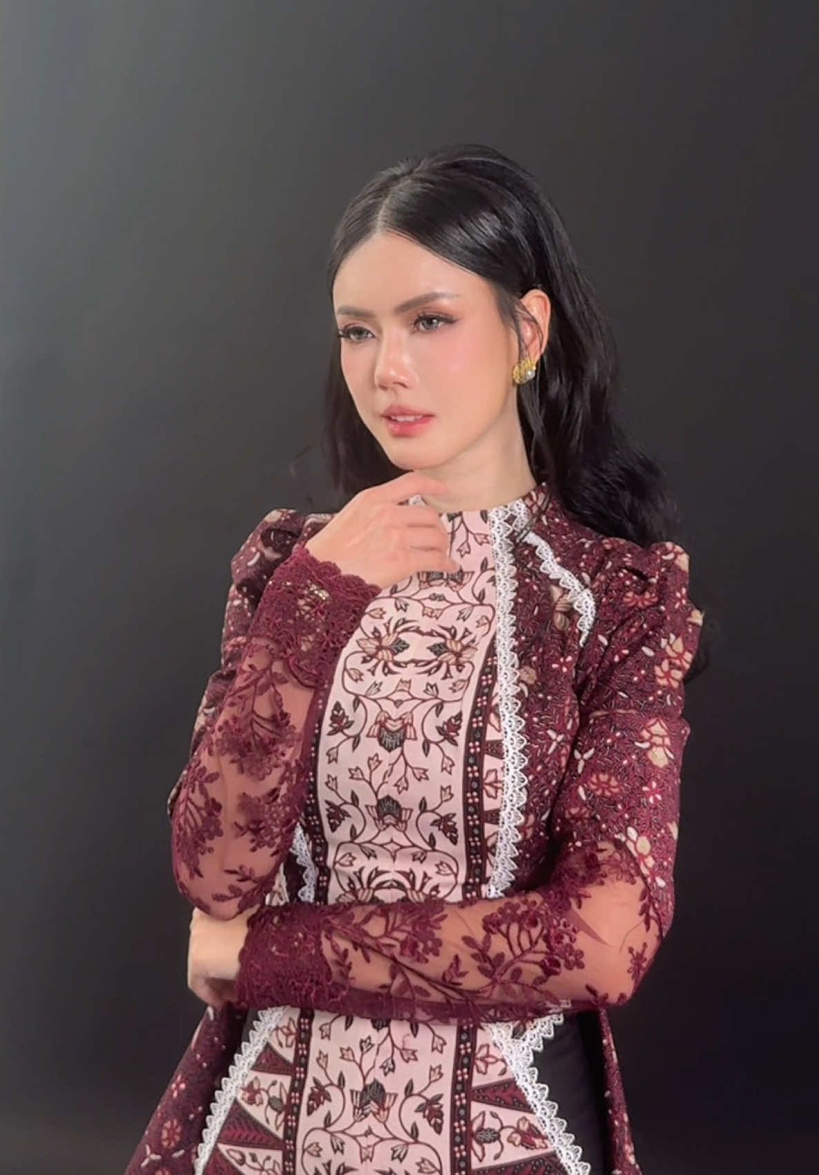Bts berubah jadi barbie jawa, kira-kira hasilnya beneran begini atau malahan begitu 😂 Tebak aja sendiri dah nanti 🥳