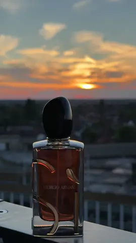 #perfume #perfumetok #armanisi #armanisiparfüm #armanibeauty  AD/ gifted by @Armani beauty @Boots UK 