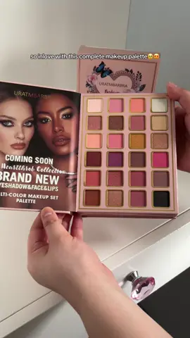 grabeee hindi ako maka move on sa ganda ng makeup palette set na ‘to, super pretty na ng mga colors, very pigmented pa!👌💕 #fyp #makeup #makeuppalette #eyeshadowpalette #makeuphacks 