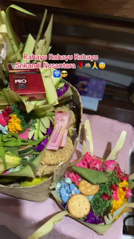 Matursuwun bunga nya cantik dari ibu jero dewi 🙏🌹🌹🌹😇Rahayu Njih Mugi nopo seng dadi pandongone panjenengan terkobulkan kunfayakun kawujud 😇#kejawen #wongdeso #tetulungan #bali 