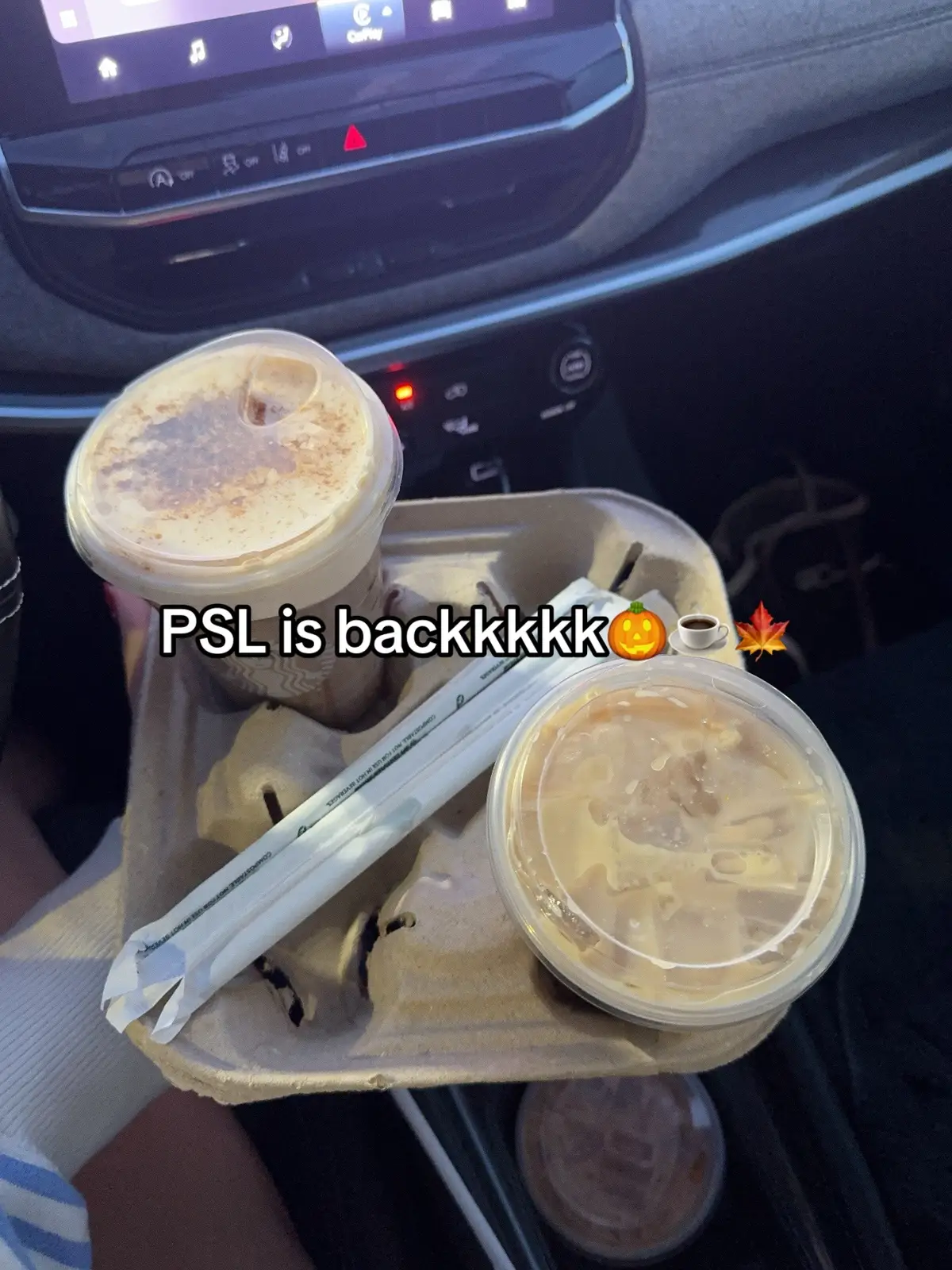 BEST TIME OF THE YEAR #starbucks #falldrinks #coffee #latte 