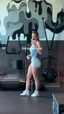 Made some progress 🫡 Full workout plan l!nked in my b!0 (team TRANSFORM is my booty building one) 🫰🏼✨