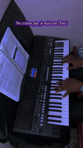 Ne crains pas je suis ton Dieu #tiktokcameroon🇨🇲tiktokafrica #camerountiktok🇨🇲 #pianisteprofessionnelducameroun #tiktokfrance🇨🇵 #piano 