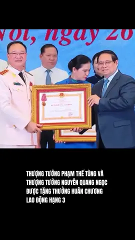 Thứ trưởng Bộ Công an Phạm Thế Tùng và Thứ trưởng Bộ Quốc phòng Nguyễn Quang Ngọc được tặng thưởng Huân chương lao động hạng 3 do có thành tích trong chương trình xoá nhà tạm, nhà dột nát 