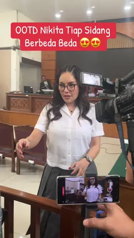 Kalau Mimin suka style niki pas sidang kmaren serba hitam 😍😍 #fyp #lambejulit #viral #trending #nikitamirzani @Nikita Mirzani Mawardi 