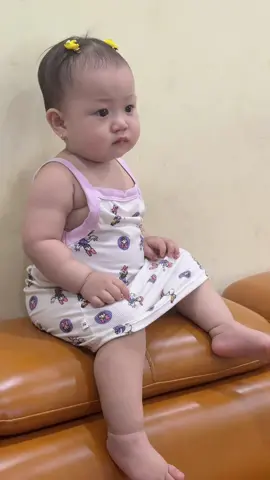 Nhìn ẻm như thất tình vậy 😄